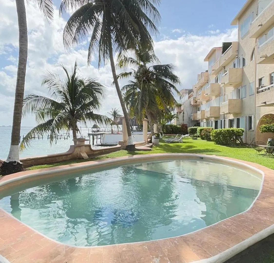 Beautiful Apartment In Cancun Beach Front Ocean View