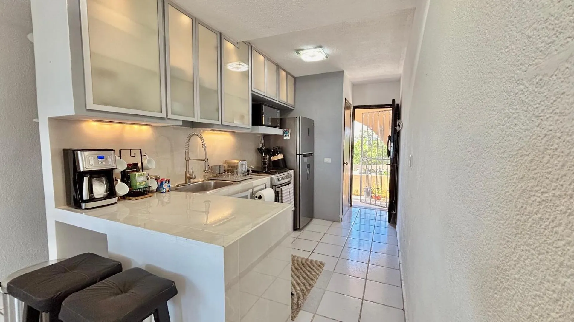 Beautiful Apartment In Cancun Beach Front Ocean View
